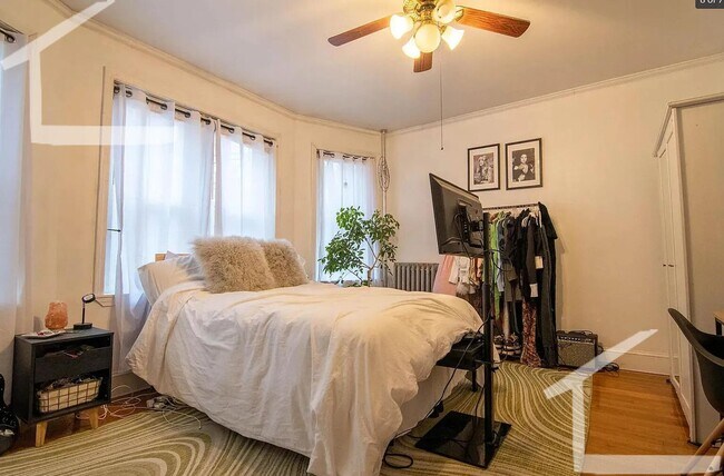 157 Thorndike St in Brookline, MA - Building Photo - Building Photo