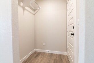 6004 Kingsville St in Midland, TX - Building Photo - Building Photo