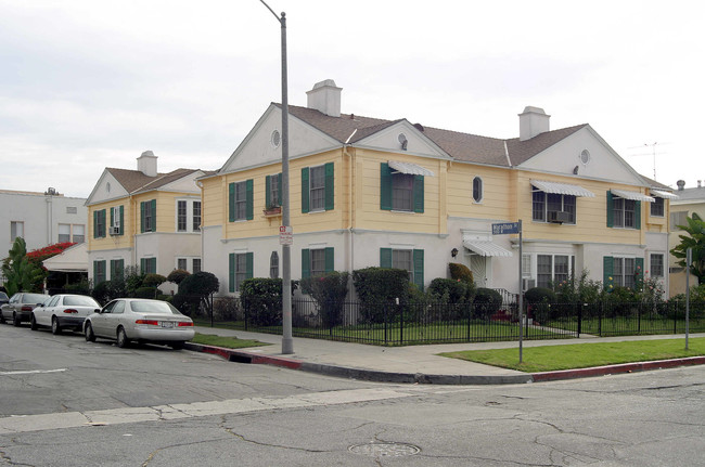 750 N St Andrews Pl in Los Angeles, CA - Foto de edificio - Building Photo