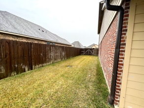524 Cautillion Dr in Youngsville, LA - Building Photo - Building Photo