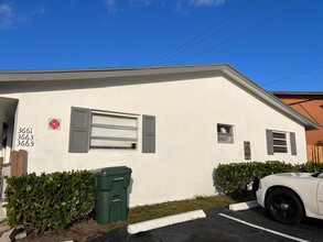 3641 - 3665 NE 1st Ave in Fort Lauderdale, FL - Building Photo - Interior Photo