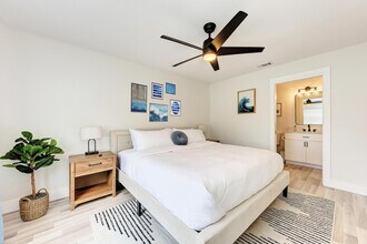 8 Bay Acres Ave in Osprey, FL - Building Photo - Building Photo