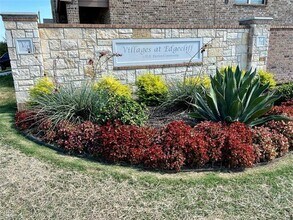 8 Mapleridge Dr in Edgecliff Village, TX - Building Photo - Building Photo