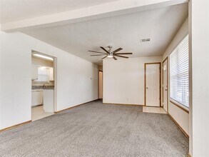 325 E Cedar Ln in Mustang, OK - Building Photo - Building Photo