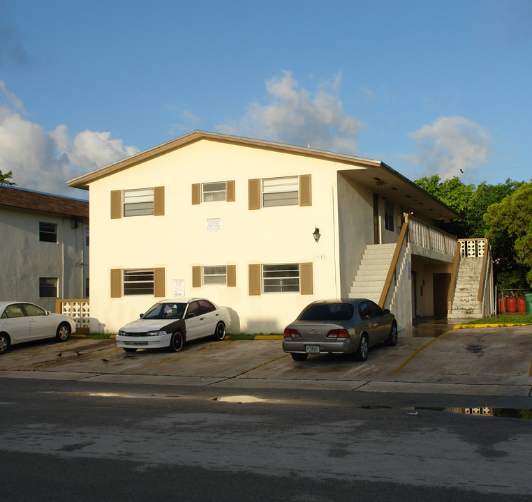 3711 SW 59th Ter in Fort Lauderdale, FL - Building Photo