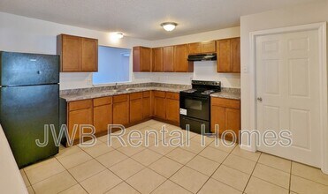 1674 Rowe Ave in Jacksonville, FL - Building Photo - Building Photo