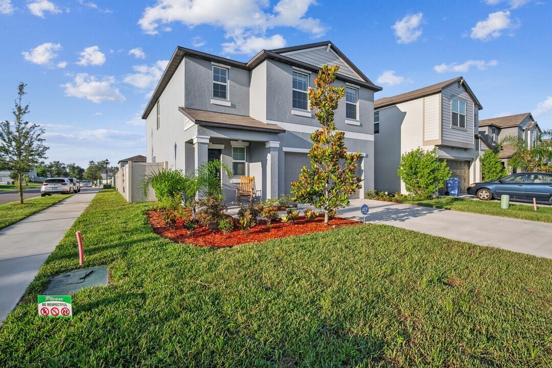 9923 Jackfruit Ct in Riverview, FL - Building Photo
