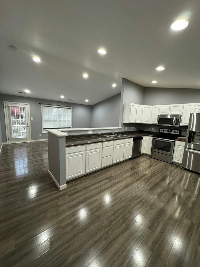 5023 White Petal Way in Knoxville, TN - Building Photo - Building Photo