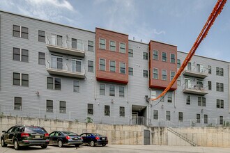 549 Armstrong St in Philadelphia, PA - Foto de edificio - Building Photo