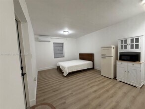 481 E 31st St in Hialeah, FL - Building Photo - Building Photo