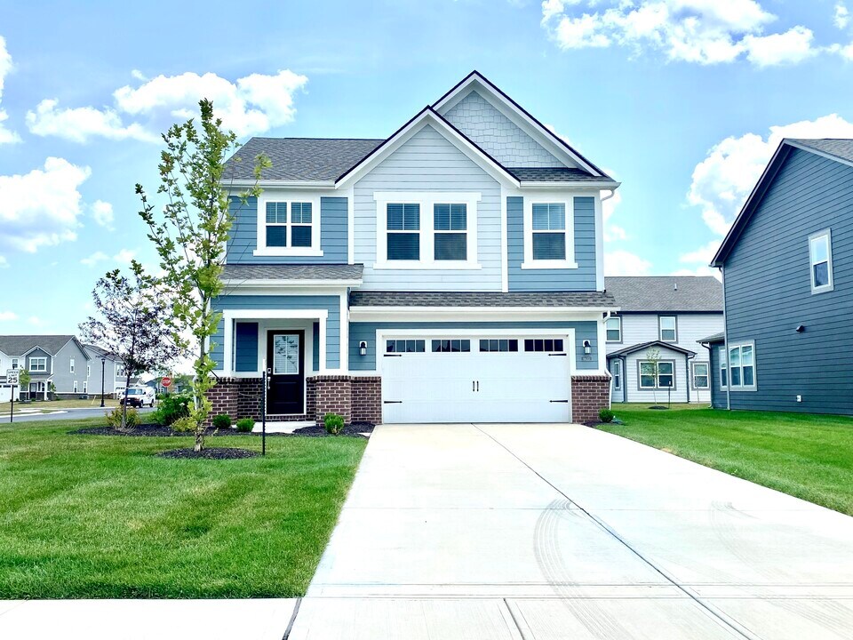 6633 Willow Wy in McCordsville, IN - Building Photo