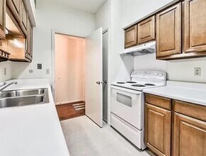 2475 Underwood St-Unit -165 in Houston, TX - Building Photo - Building Photo