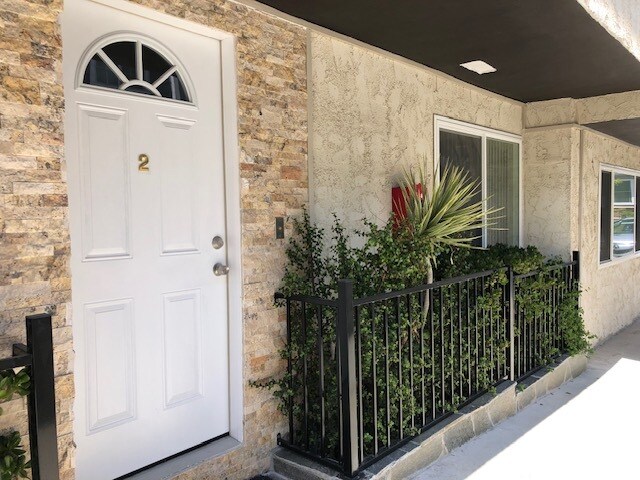 1922 Curtis Ave, Unit 2 in Redondo Beach, CA - Building Photo - Building Photo