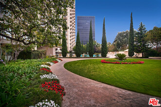 2160 Century Park E in Los Angeles, CA - Building Photo - Building Photo