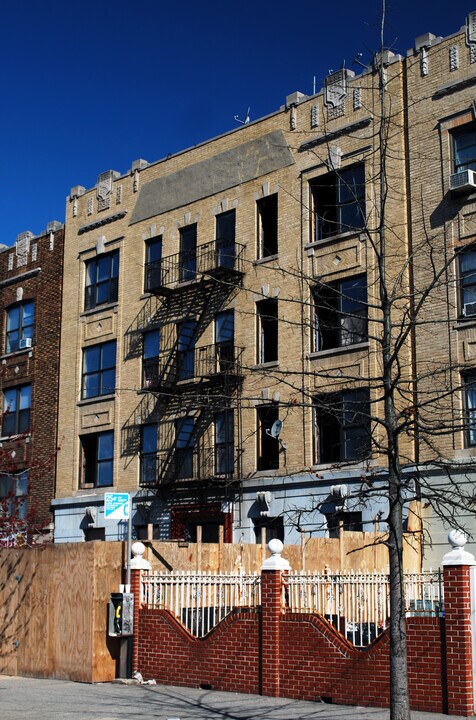 Lake Haven Apartment Homes in Brooklyn, NY - Building Photo