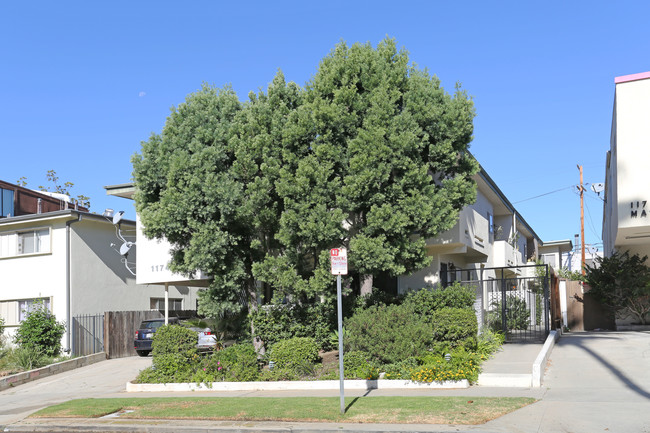 11743 MAYFIELD Ave in Los Angeles, CA - Building Photo - Building Photo