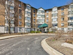 470 Fawell Blvd in Glen Ellyn, IL - Building Photo - Building Photo