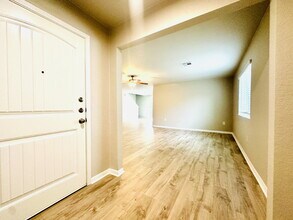 10218 Relic Oaks in San Antonio, TX - Building Photo - Building Photo