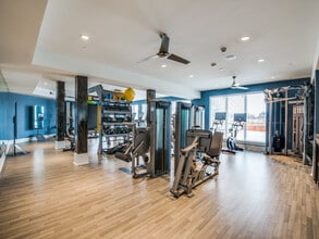 The District in Little Elm in Little Elm, TX - Foto de edificio - Building Photo