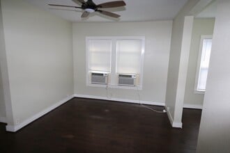2515 Cleburne St in Houston, TX - Building Photo - Building Photo