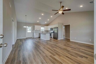 648 S Tunnel Rd in Gallatin, TN - Building Photo - Building Photo