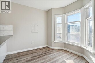 633 Wilson St in Hamilton, ON - Building Photo - Building Photo