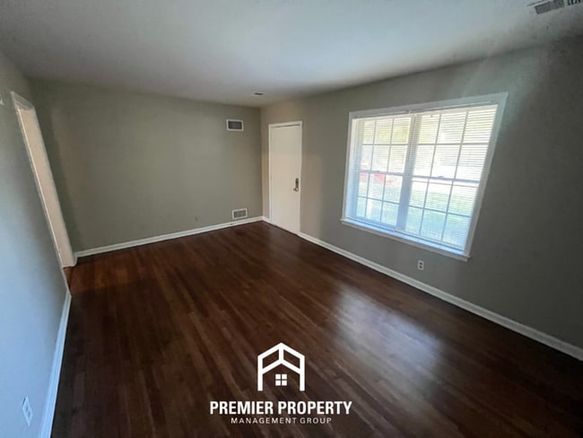 5435 Whitworth Rd in Memphis, TN - Building Photo - Building Photo