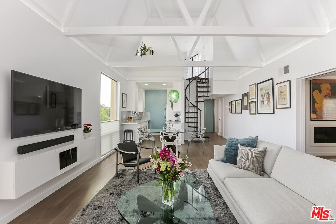 1264 Ozeta Terrace in West Hollywood, CA - Building Photo