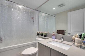 1182 Westwood St in Coquitlam, BC - Building Photo - Building Photo