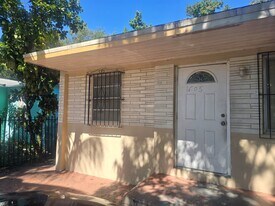 1605 NW 114th St in Miami, FL - Building Photo