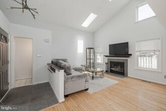 6015 Good Lion Ct in Alexandria, VA - Building Photo - Building Photo