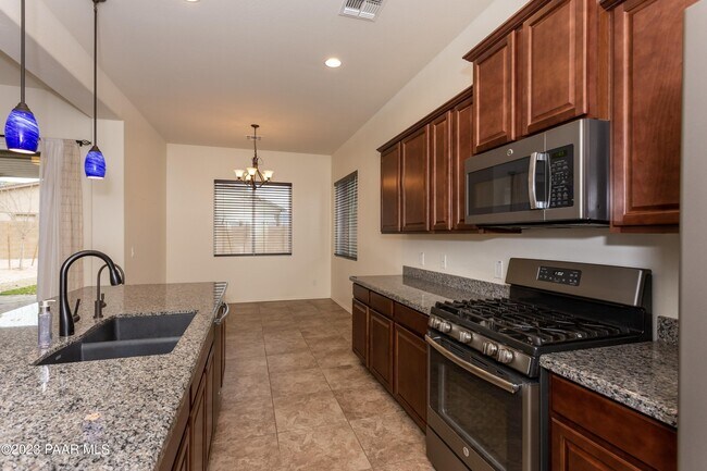 926 N Gomez St in Prescott Valley, AZ - Building Photo - Building Photo