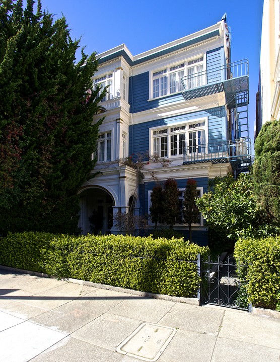 1808 Vallejo St in San Francisco, CA - Building Photo