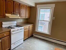 122 Meredith Ave, Unit 2 in Nedrow, NY - Building Photo