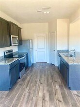 2028 Canterbury Dr in Seagoville, TX - Foto de edificio - Building Photo