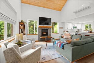 119 Winthrop Pl in Ashford, WA - Building Photo