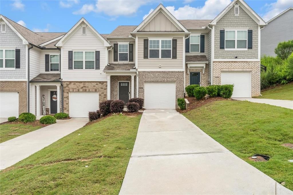 5668 Union Pointe Dr in Union City, GA - Building Photo