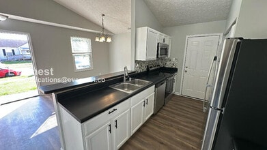 1475 Pineland Ct in Columbus, OH - Building Photo - Building Photo