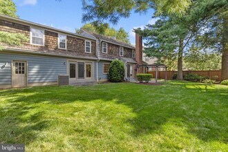 208 Bristol Downs Dr in Gaithersburg, MD - Building Photo - Building Photo