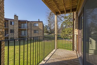 Fountain Terrace Apartments! in New Brighton, MN - Building Photo - Building Photo