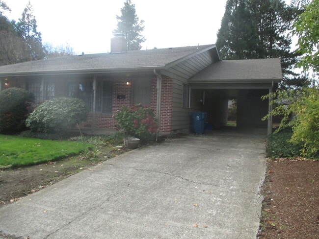 2785 High St SE