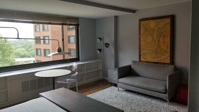 1011 Arlington Blvd, Unit 609 in Arlington, VA - Building Photo - Building Photo