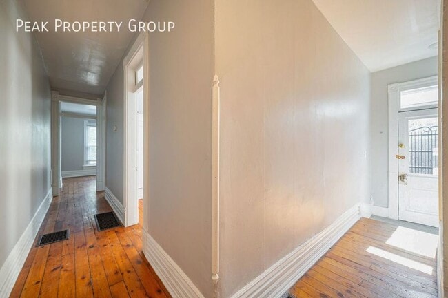 243 1/2 W 3rd Ave in Columbus, OH - Building Photo - Building Photo