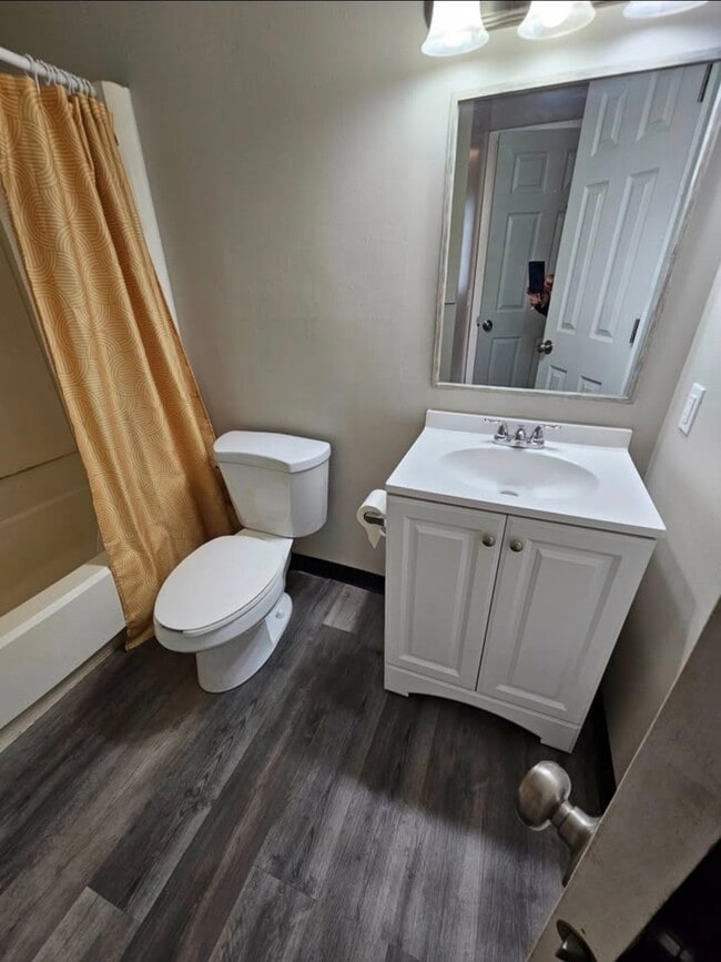 815 S Emporia St, Unit 212 in Wichita, KS - Foto de edificio - Building Photo