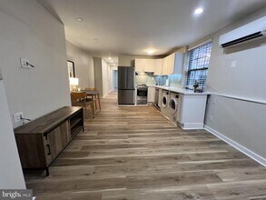 1121 Walnut St in Philadelphia, PA - Building Photo - Building Photo