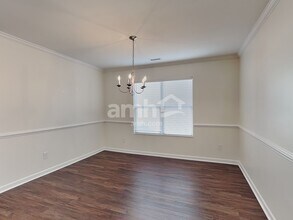 250 Farrington Dr in Clayton, NC - Foto de edificio - Building Photo