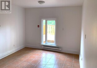122-122 Baldwin St in Toronto, ON - Building Photo - Building Photo
