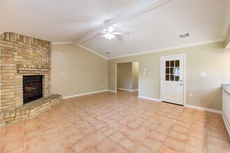 3702 Royal Manor Dr in Houston, TX - Building Photo - Building Photo