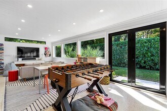 5950 SW 29th St in Miami, FL - Building Photo - Building Photo