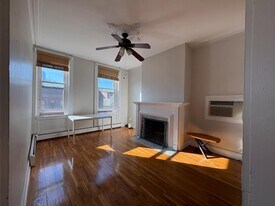 100 Wayne St in Jersey City, NJ - Building Photo